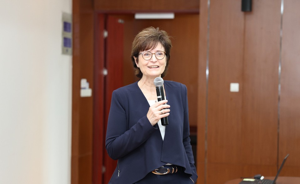 德国国家工程院院士Gabriele Sadowski教授做客我校澎湃大讲堂 德国国家工程院院士Gabriele Sadowski教授做客我校澎湃大讲堂