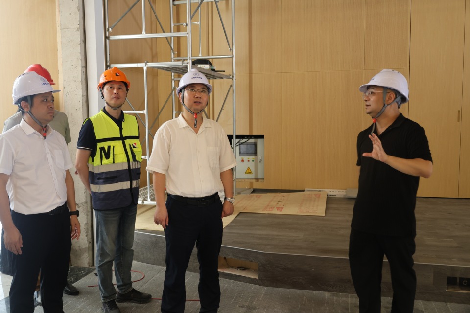 宋来检查临港校区三期工程电力科技大楼建设情况